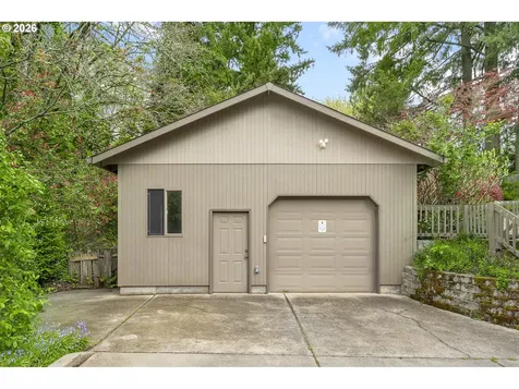 1839 SW Collins Court Portland OR 97219