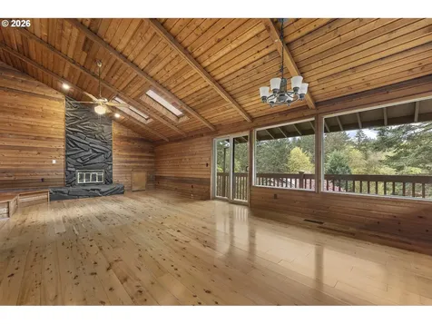 1839 SW Collins Court Portland OR 97219