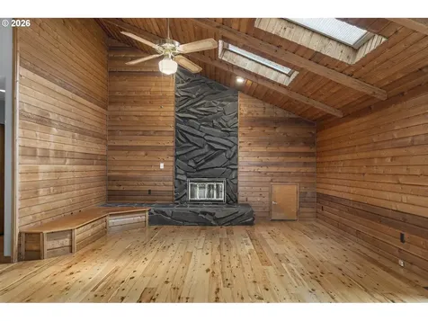 1839 SW Collins Court Portland OR 97219