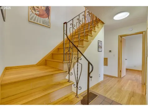 8743 E Burnside Street Portland OR 97216