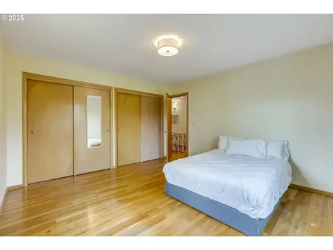 8743 E Burnside Street Portland OR 97216