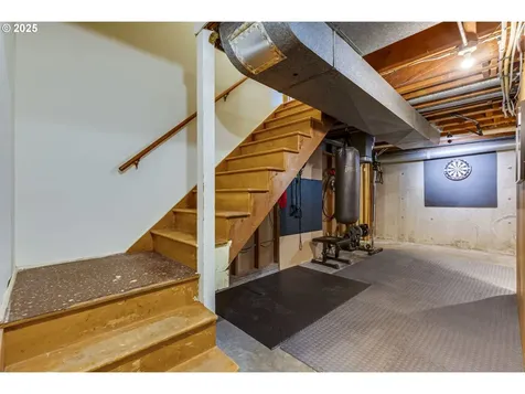 8743 E Burnside Street Portland OR 97216