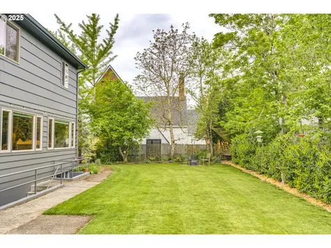 8743 E Burnside Street Portland OR 97216