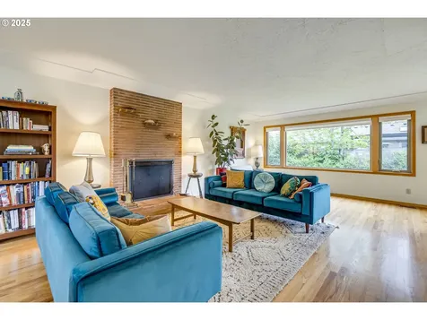 8743 E Burnside Street Portland OR 97216