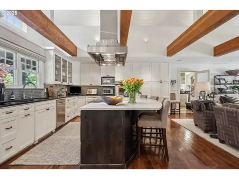 2550 Dellwood Drive Lake Oswego OR 97034