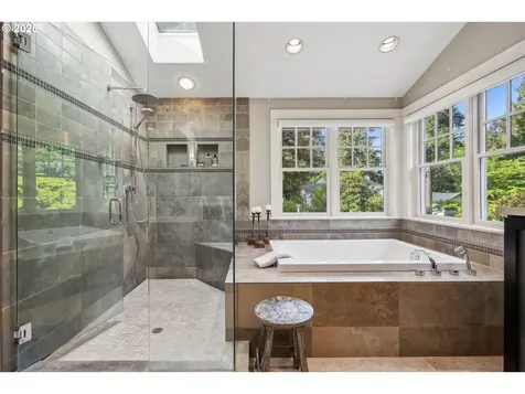 2550 Dellwood Drive Lake Oswego OR 97034