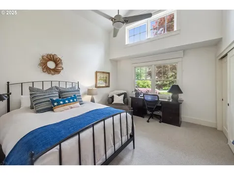 2550 Dellwood Drive Lake Oswego OR 97034