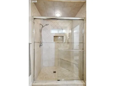 2550 Dellwood Drive Lake Oswego OR 97034