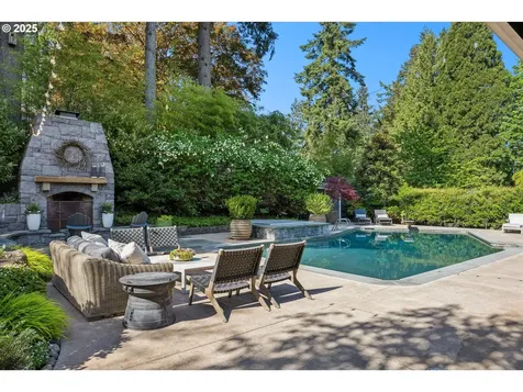 2550 Dellwood Drive Lake Oswego OR 97034