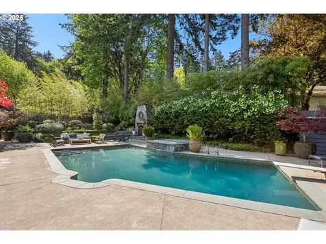 2550 Dellwood Drive Lake Oswego OR 97034