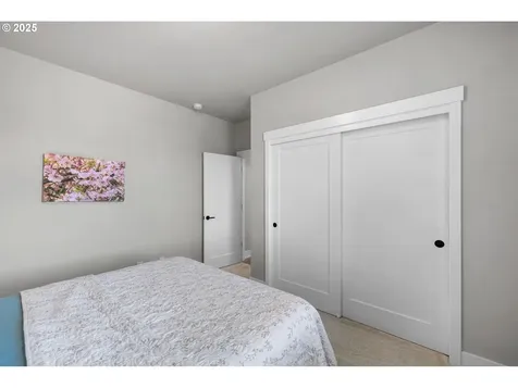 13704 NE 102nd Street Vancouver WA 98682