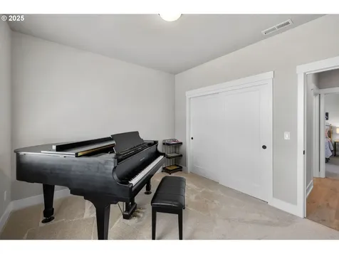 13704 NE 102nd Street Vancouver WA 98682