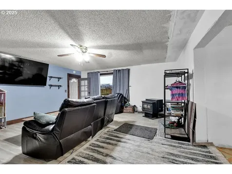154 37th Street Springfield OR 97478