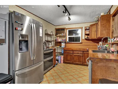154 37th Street Springfield OR 97478