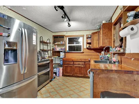 154 37th Street Springfield OR 97478
