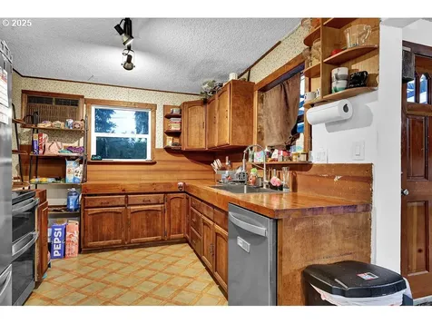 154 37th Street Springfield OR 97478