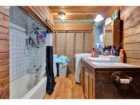 154 37th Street Springfield OR 97478