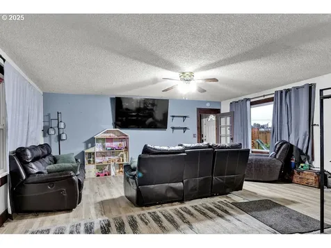 154 37th Street Springfield OR 97478