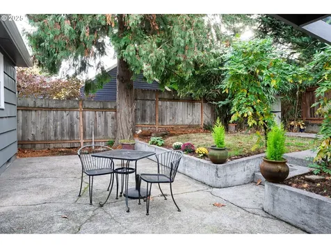 1312 N Farragut Street Portland OR 97217