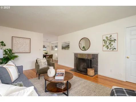 1312 N Farragut Street Portland OR 97217