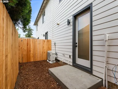7428 SE 51st Avenue Portland OR 97206
