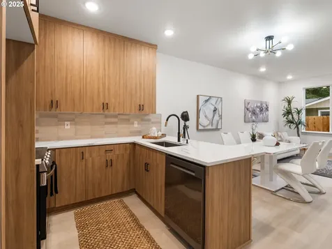 7428 SE 51st Avenue Portland OR 97206