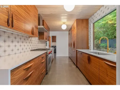 8475 SW Bohmann Parkway Portland OR 97223