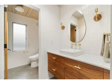 8475 SW Bohmann Parkway Portland OR 97223