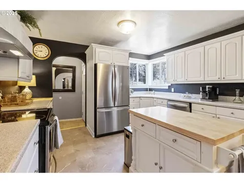 567 20th Avenue Longview WA 98632