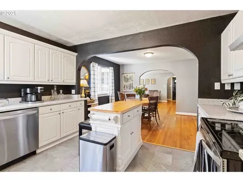 567 20th Avenue Longview WA 98632