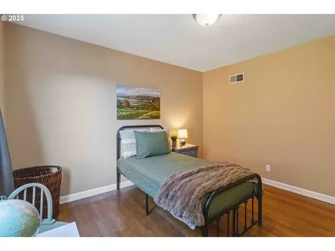 567 20th Avenue Longview WA 98632