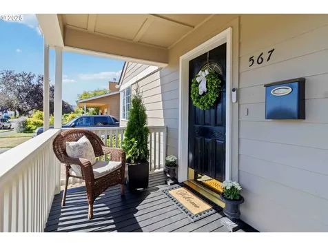 567 20th Avenue Longview WA 98632