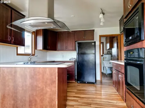 1104 Rio Nes Lane Roseburg OR 97470