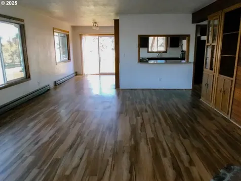 1104 Rio Nes Lane Roseburg OR 97470