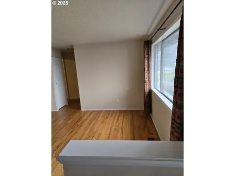 1355 Rainier Road Woodburn OR 97071