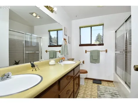 722 NE 197th Avenue Portland OR 97230