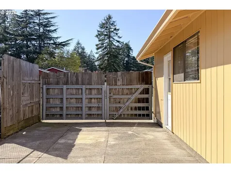 722 NE 197th Avenue Portland OR 97230