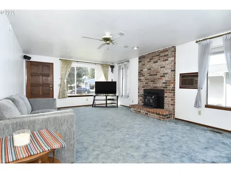 722 NE 197th Avenue Portland OR 97230