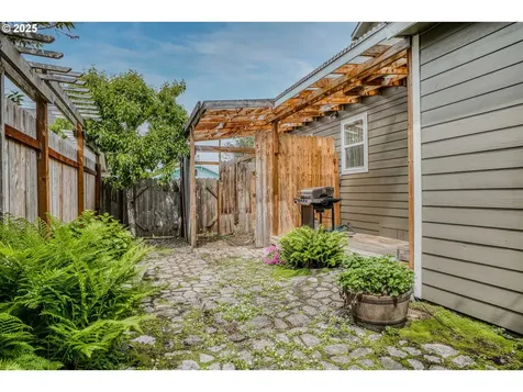 315 Ash Street Myrtle Point OR 97458