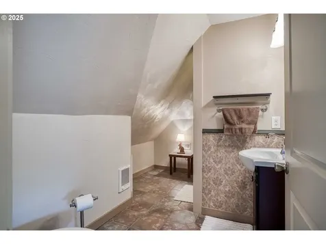 315 Ash Street Myrtle Point OR 97458