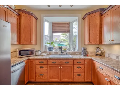 315 Ash Street Myrtle Point OR 97458