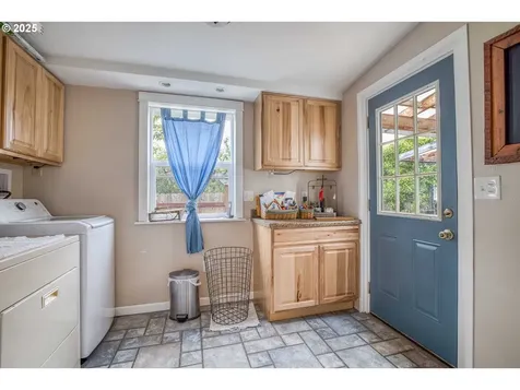 315 Ash Street Myrtle Point OR 97458