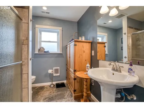 315 Ash Street Myrtle Point OR 97458