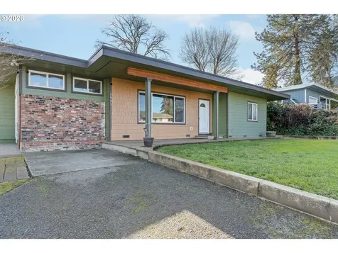 1993 Linnell Avenue Roseburg OR 97471