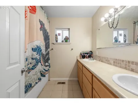 1993 Linnell Avenue Roseburg OR 97471