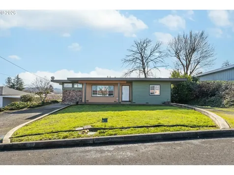 1993 Linnell Avenue Roseburg OR 97471