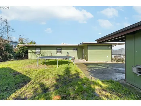 1993 Linnell Avenue Roseburg OR 97471