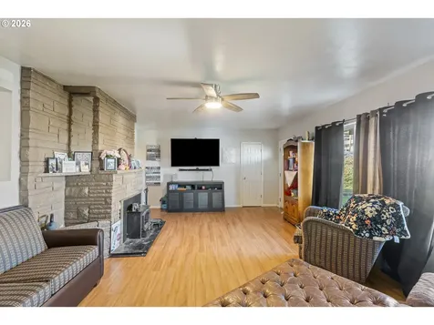 1993 Linnell Avenue Roseburg OR 97471