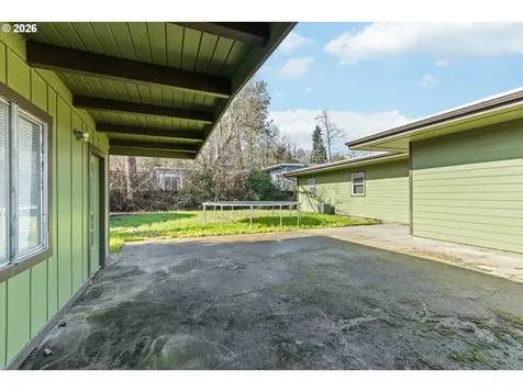 1993 Linnell Avenue Roseburg OR 97471