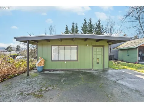 1993 Linnell Avenue Roseburg OR 97471